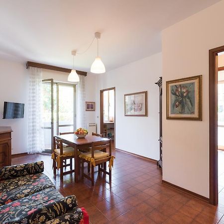 Comfort Beach House Marina di Massa Zewnętrze zdjęcie